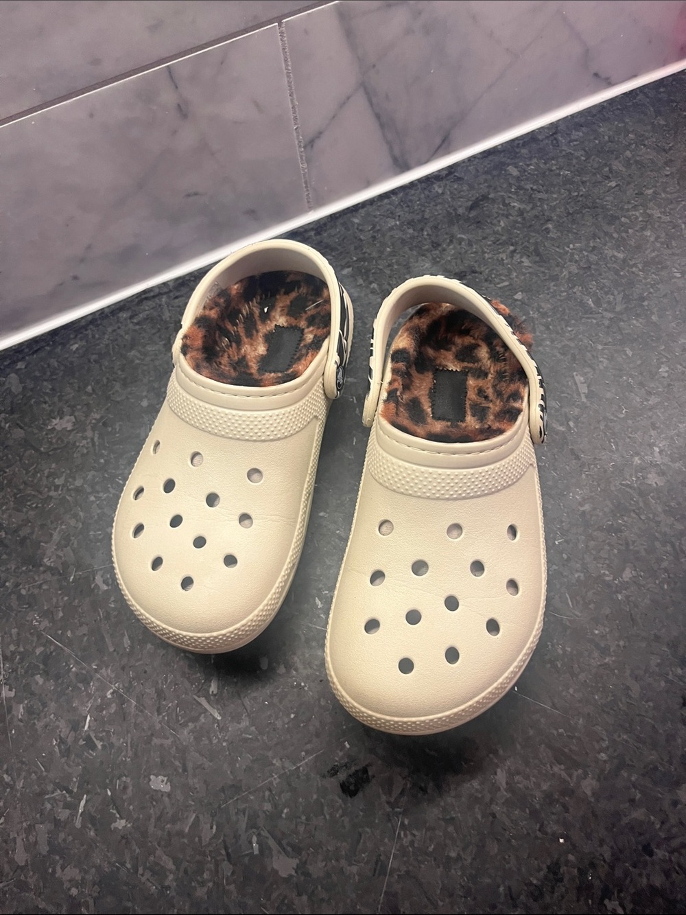 Ladies Cream Clog Shoes with Faux-Fur Lining - Picture 7 of 7